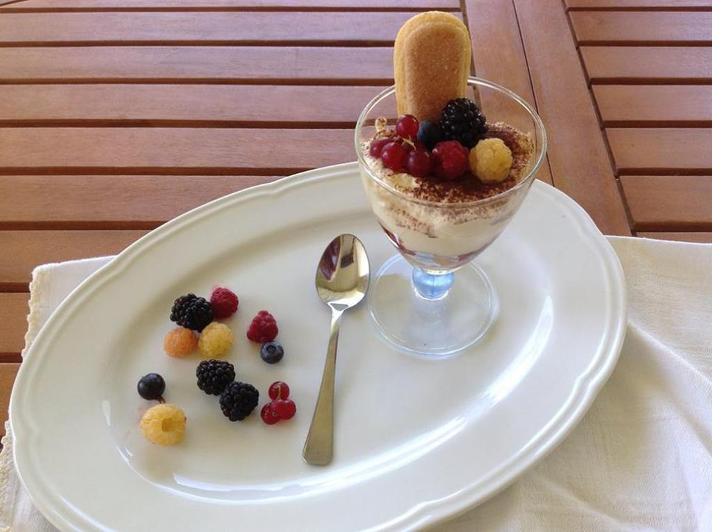 Agriturismo Di Charme Erbadoro 알비토 외부 사진